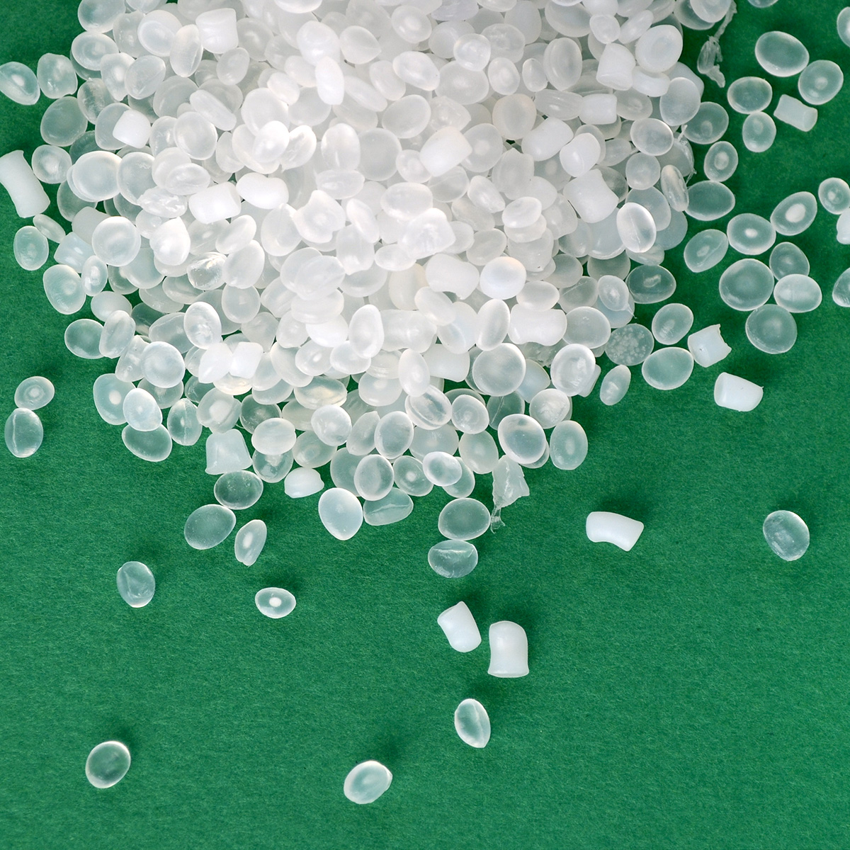 When Recovered Plastic Resin Can Substitute for Prime